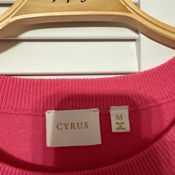 NWOT Cyrus Women's Vibrant Pink Knit Top - Picture 2 of 4